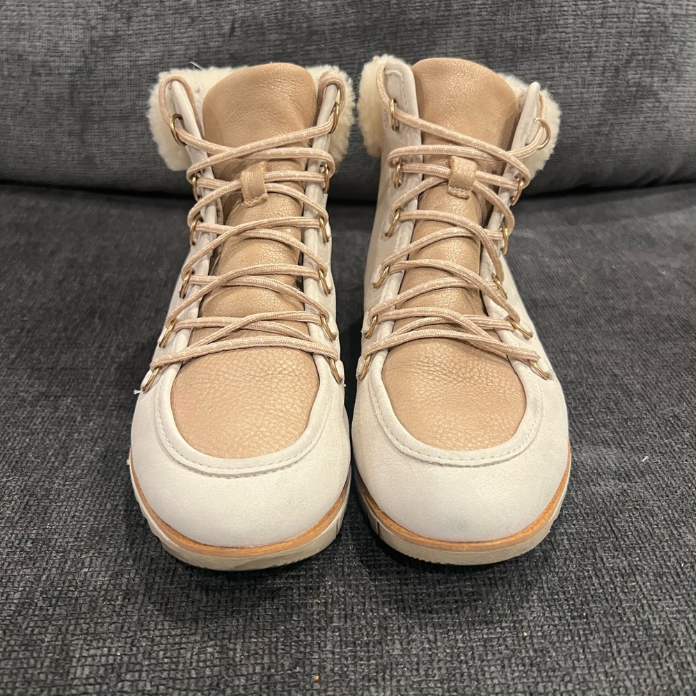 Sorel Cream and Tan Winter Boots